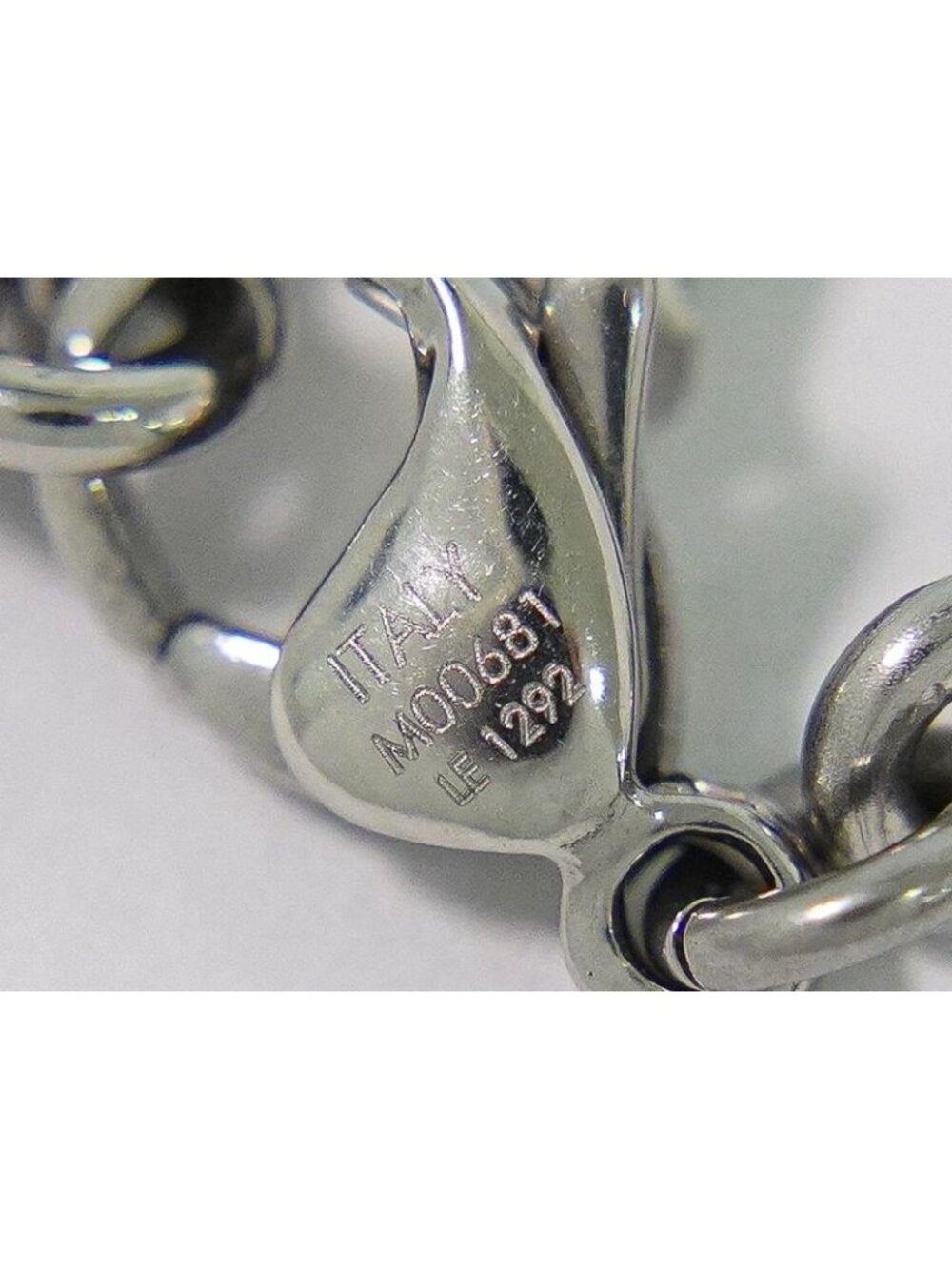 Louis Vuitton LV Bracelet Monogram Gold Metal Silver - Picture 8 of 9